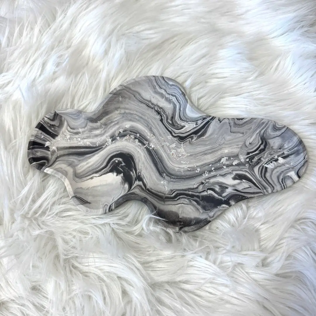 紋理托盤 蜿蜒托盤 Jesmonite 的縮圖