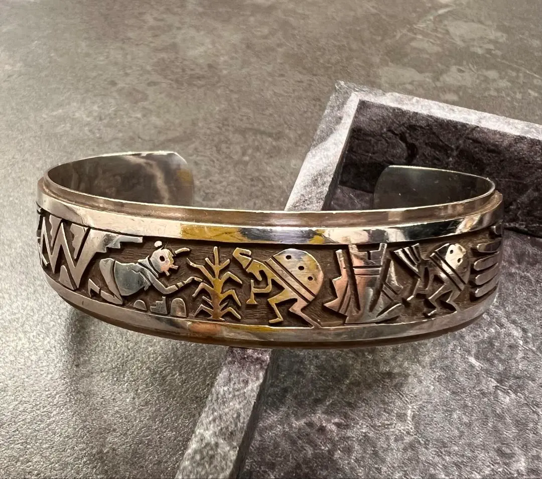 ホピ族 ／ベラ タワホングヴァ作 オーバーレイ バングル Indian Jewelry 内周176mm Berra Tawahongva(ベラ