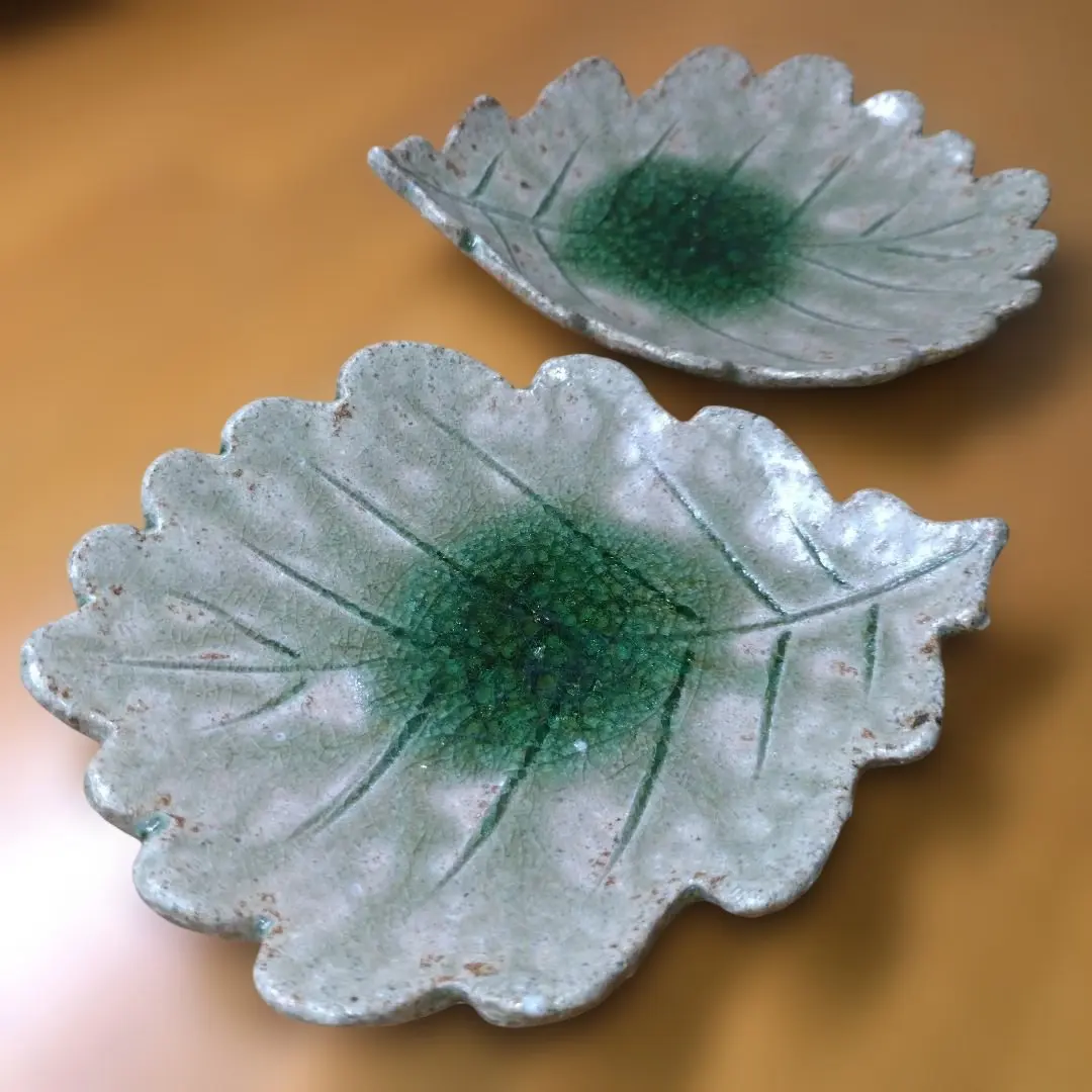 Thumbnail of 【Unused & Further Reduced Price】Set of 2 Rustic Leaf-Shaped Plates