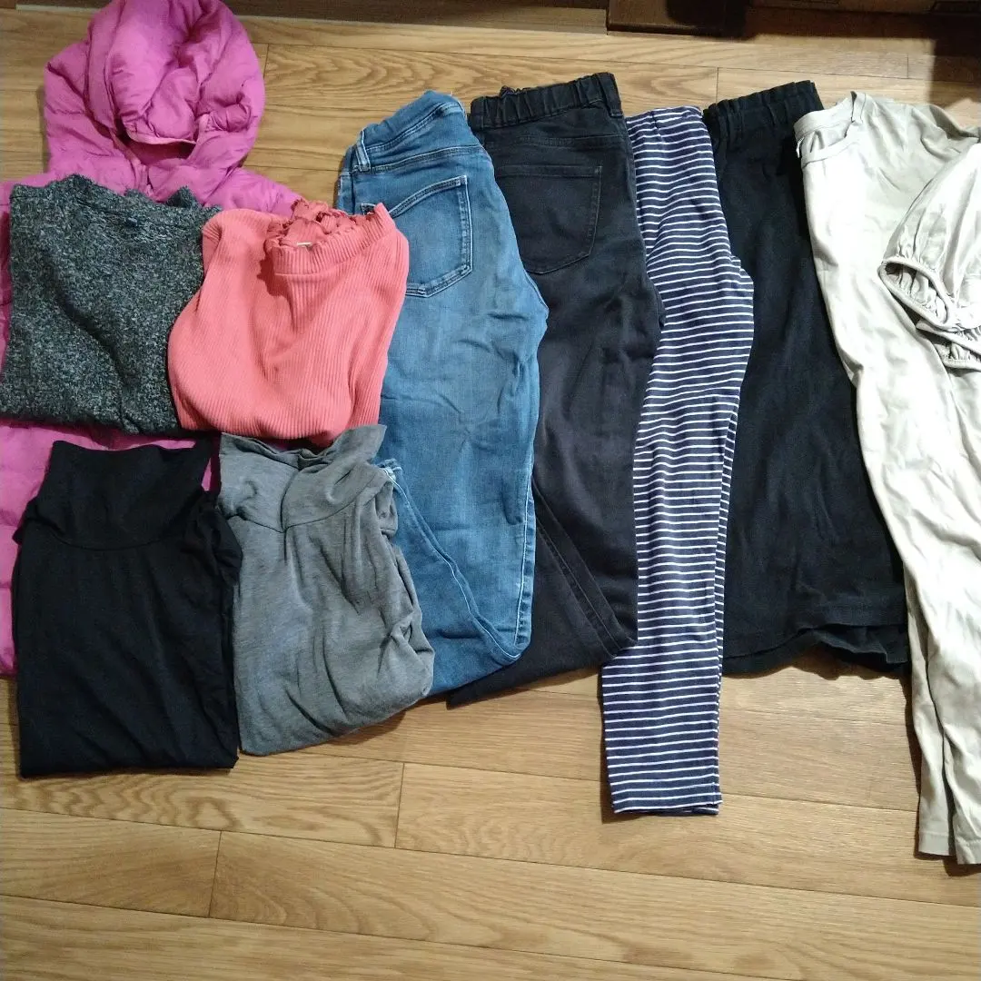 Thumbnail of Girls' clothing, bulk sale, size 140, Uniqlo