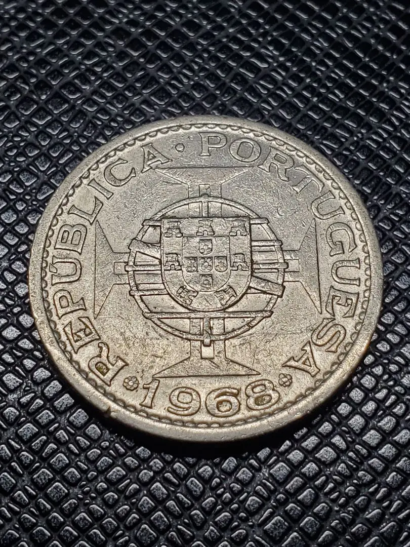 3341【マカオ】1パタカ　硬貨　コイン　古銭　300枚セット 1パタカ硬貨|マカオ|コレクターズショップトモリンズ24