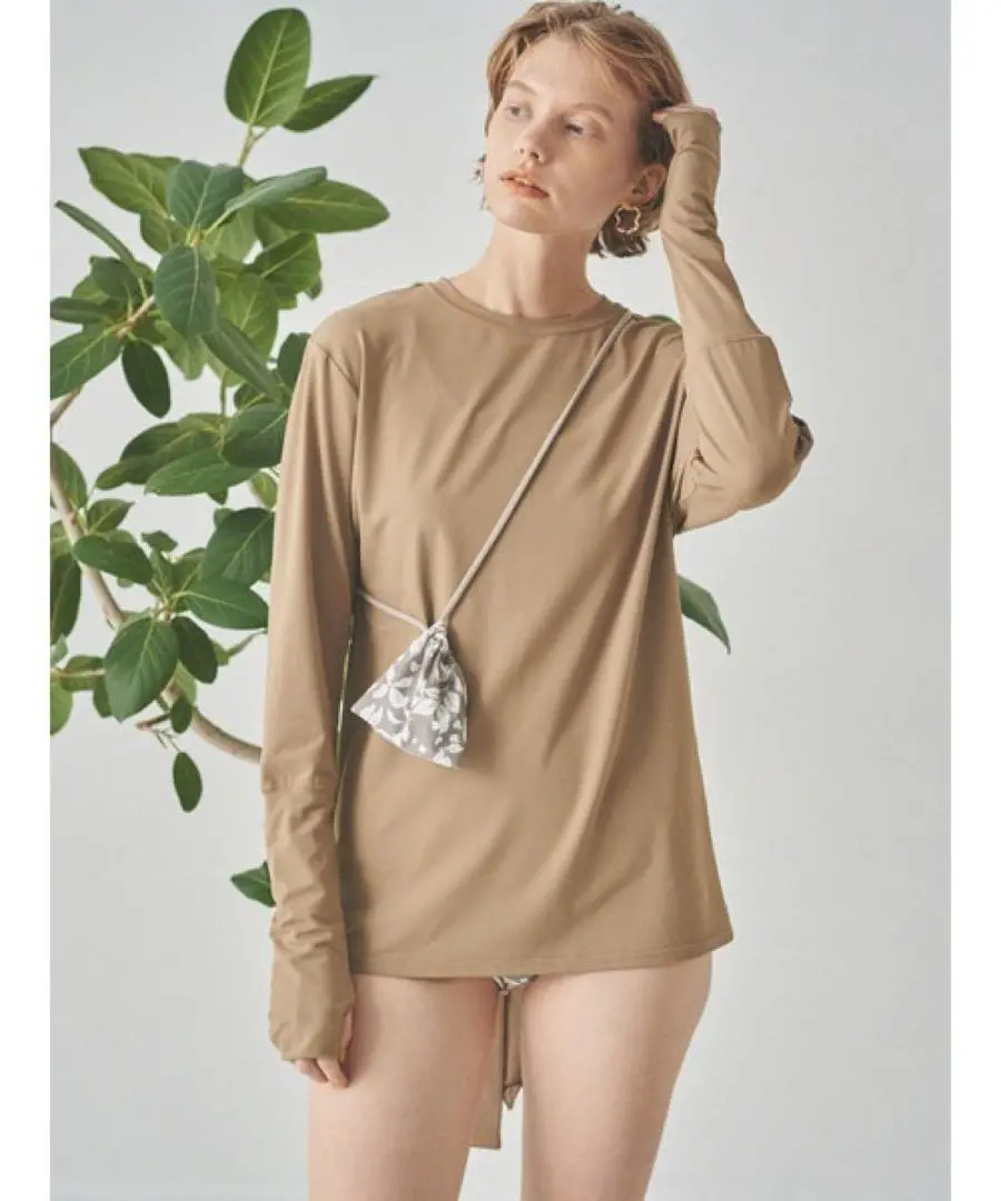 ※お値下げ【新品未使用品】タグ付きemmi yoga大人フレアワンピース水着 emmi yoga エミ ヨガ フレアワンピーススウィムウエア