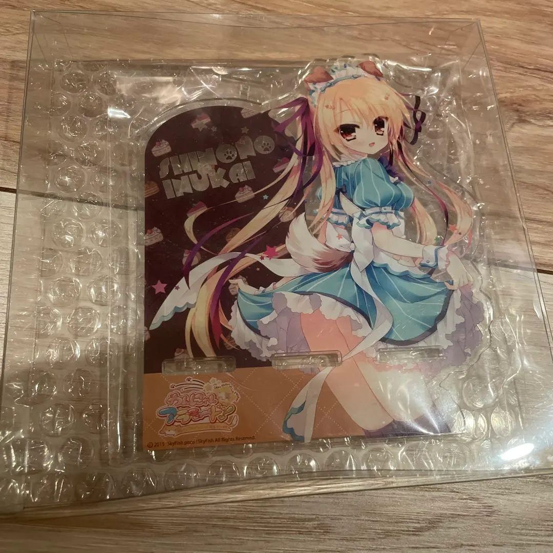 Thumbnail of Inukai Shinono & Maro Smartphone Stand: Wan-Nyan À la Mode!