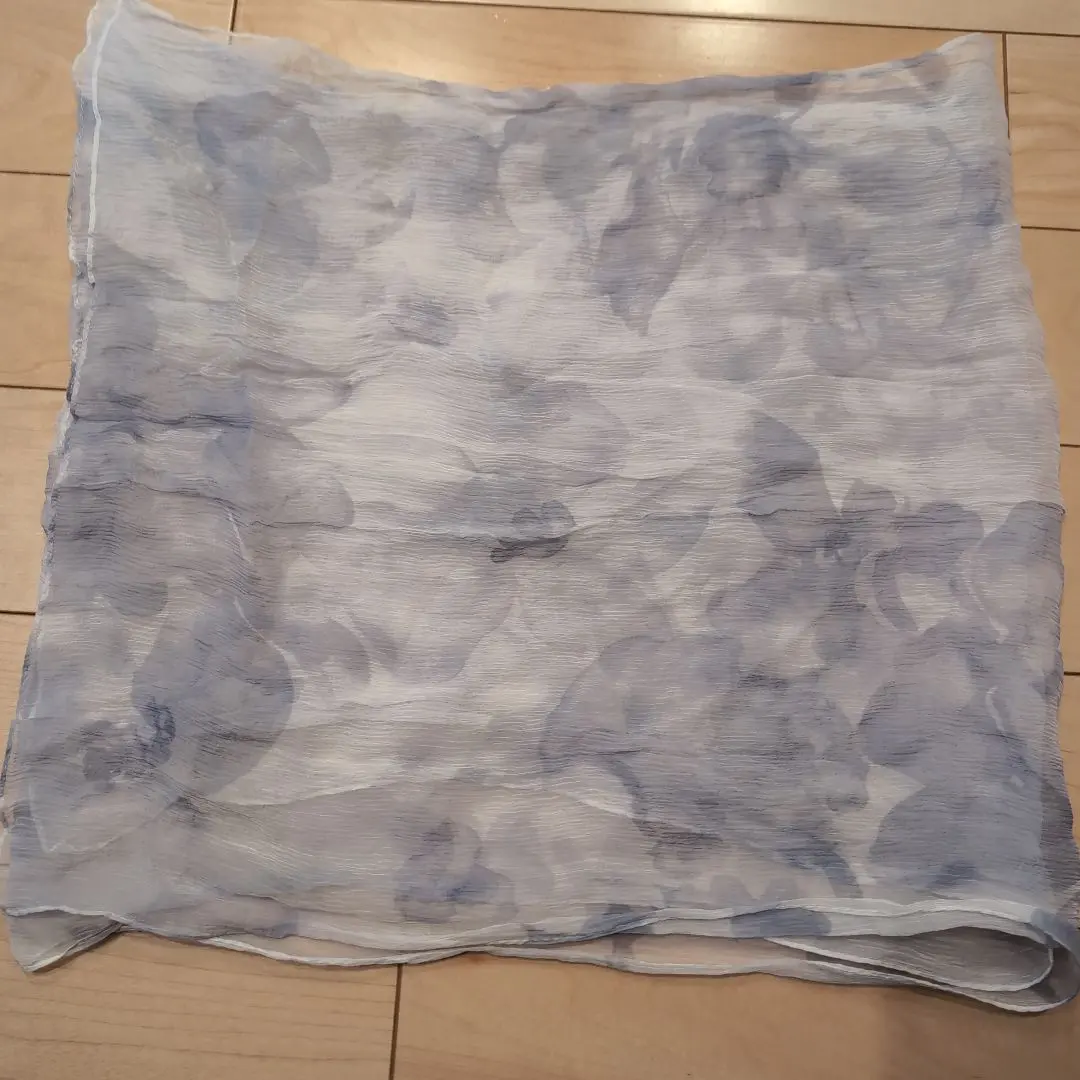 Thumbnail of Blue and white floral chiffon stole