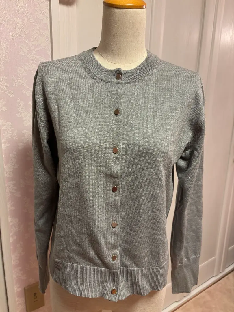 Thumbnail of Aoyama's cardigan (clothing store)