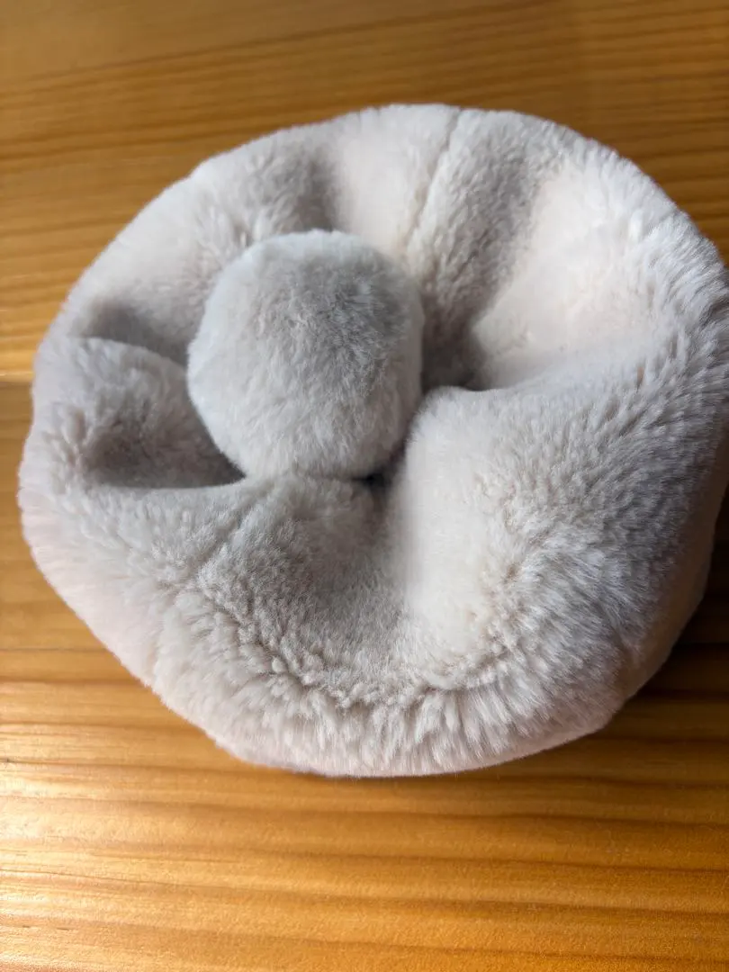 Thumbnail of Fur beret