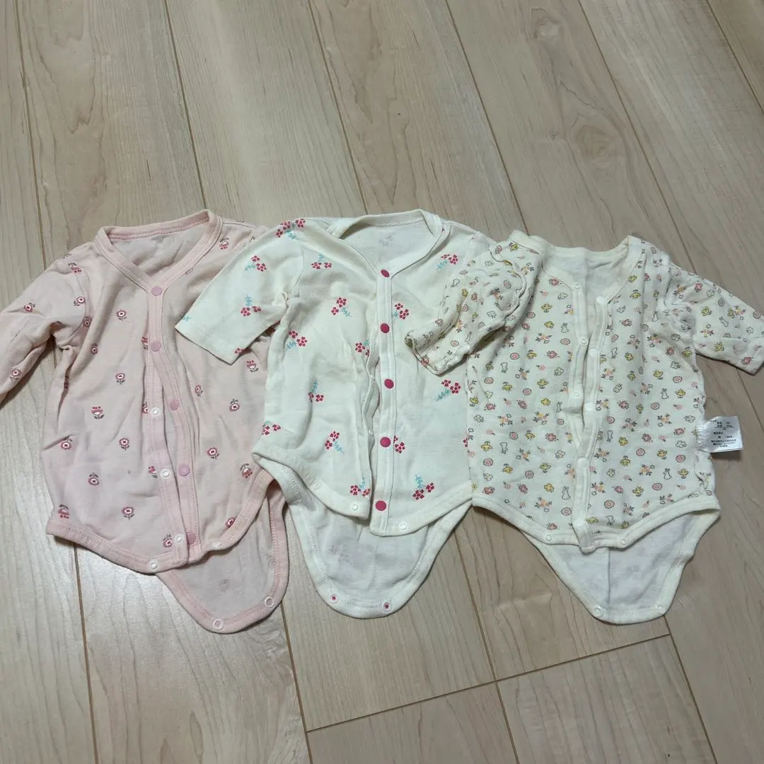 Thumbnail of Baby clothing set, 60cm, long sleeves, floral pattern