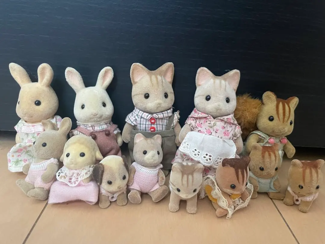 Thumbnail of Sylvanian Families figures, set of 13