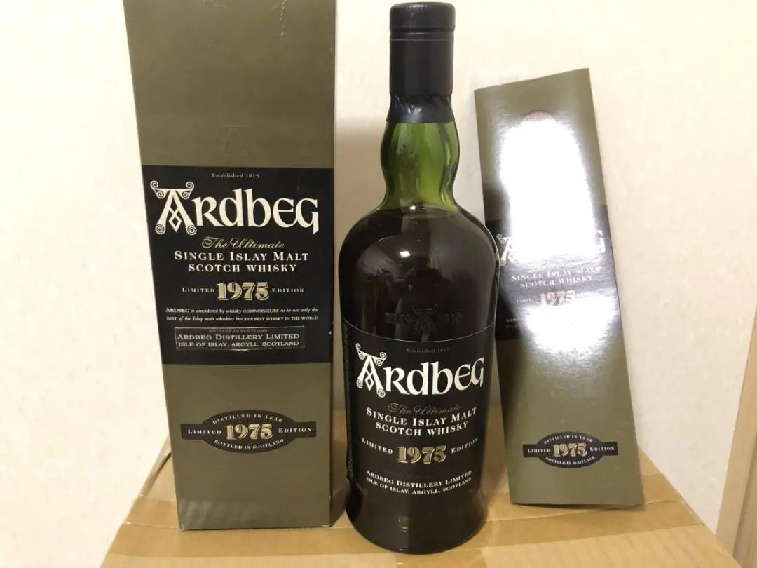 アードベッグ Ardbeg ブラック リミテッドエディション 700ml アードベッグ Ardbeg ブラック リミテッドエディション 700ml