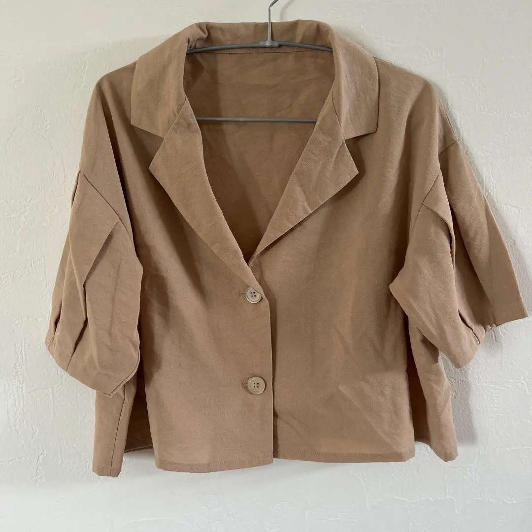 Thumbnail of Beige short-length shirt, short sleeves