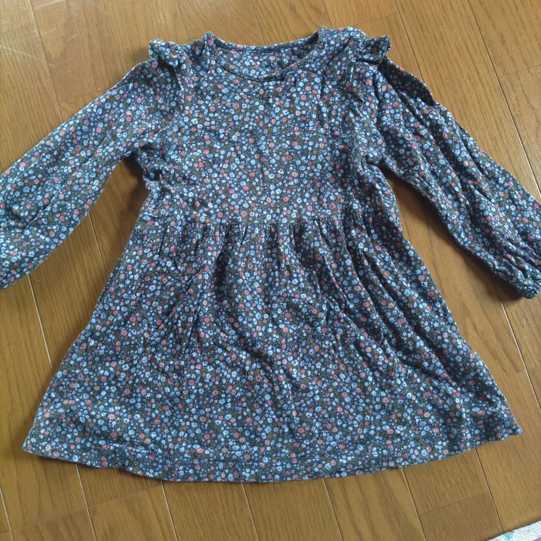 Thumbnail of Uniqlo floral long-sleeved dress with frills, size 90