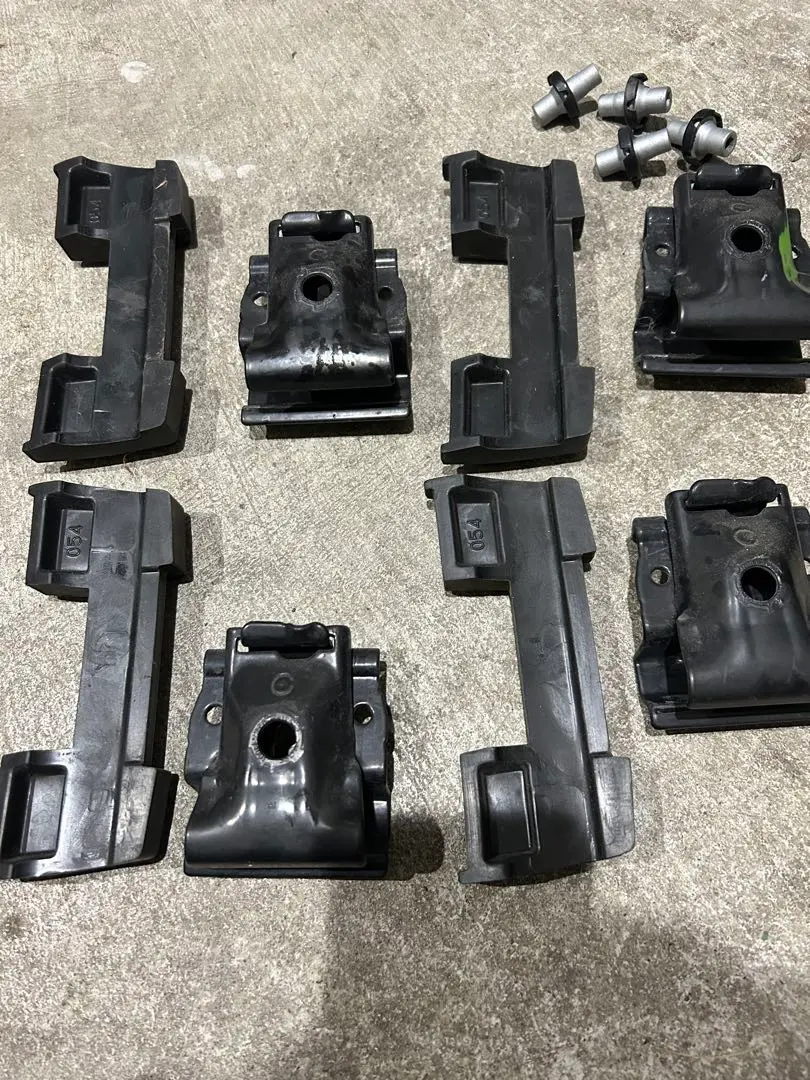 THULE (スーリー)TH7106 KIT6020ベースキャリアフット&キット