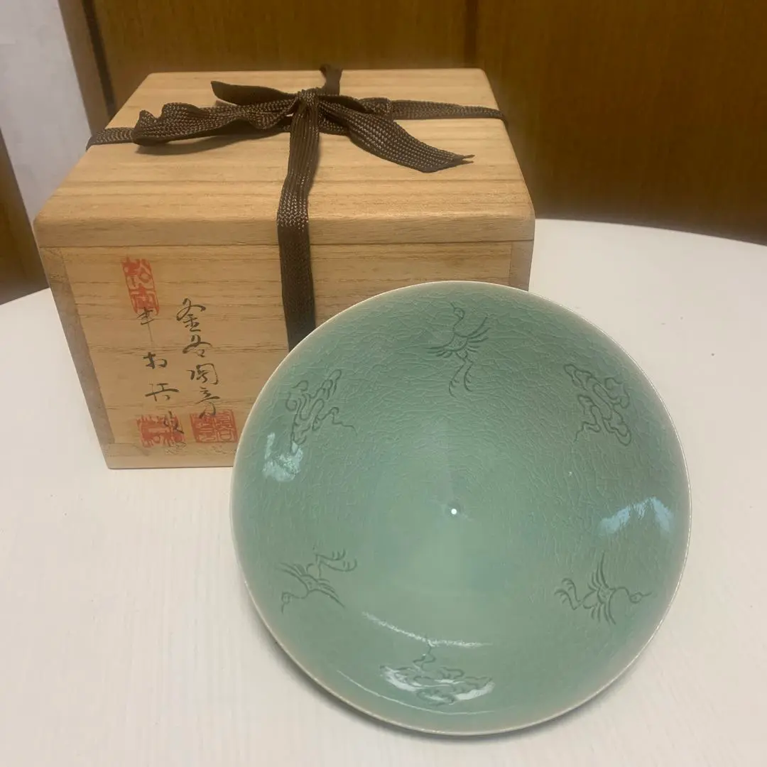 韓国人間国宝　釜谷陶房　松南申相浩作　花三島象嵌　茶碗　共箱　C　7259 韓国人間国宝 松南 申相浩 釜谷陶房 高麗三島茶入 茶道具 共箱
