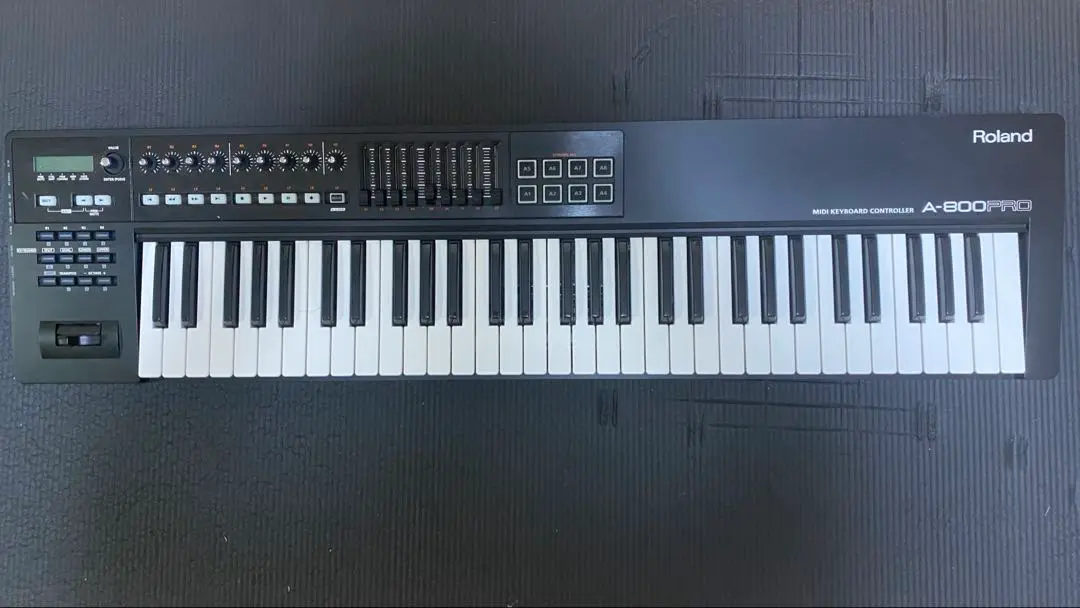 Roland A-800 PRO Synthesizer Keyboard 61-key Black keyboard