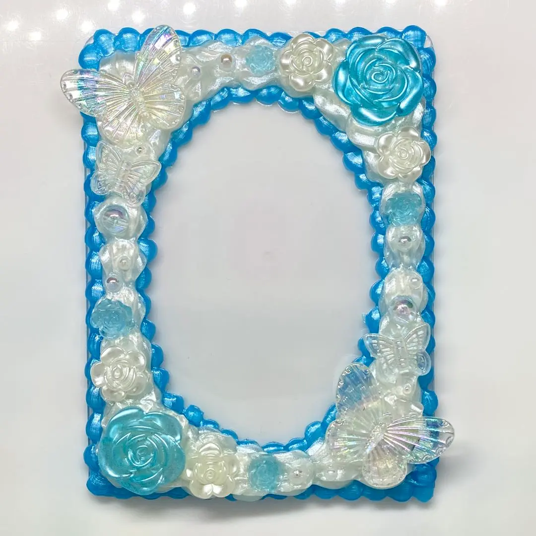 Thumbnail of No. 154: Whipped Cream Deco Trading Card Case, Oval, Pearl Whip, Light Blue, Available for Immediate Purchase