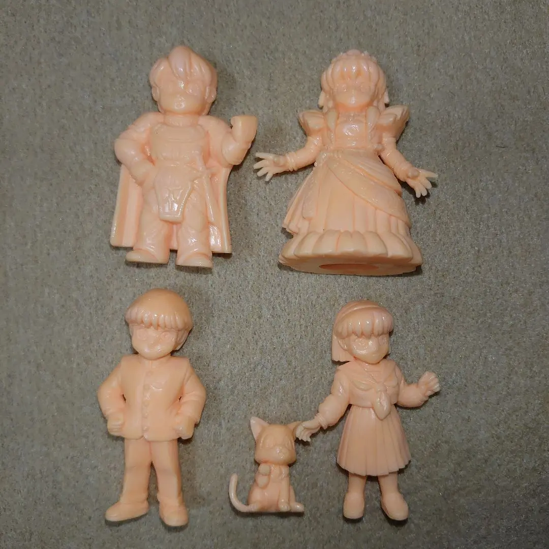 ヴィルガスト 塩ビ フィギュア 消しごむ 35体 まとめ売り ヴィルガスト 塩ビ フィギュア 消しごむ 35体 まとめ売り - メルカリ