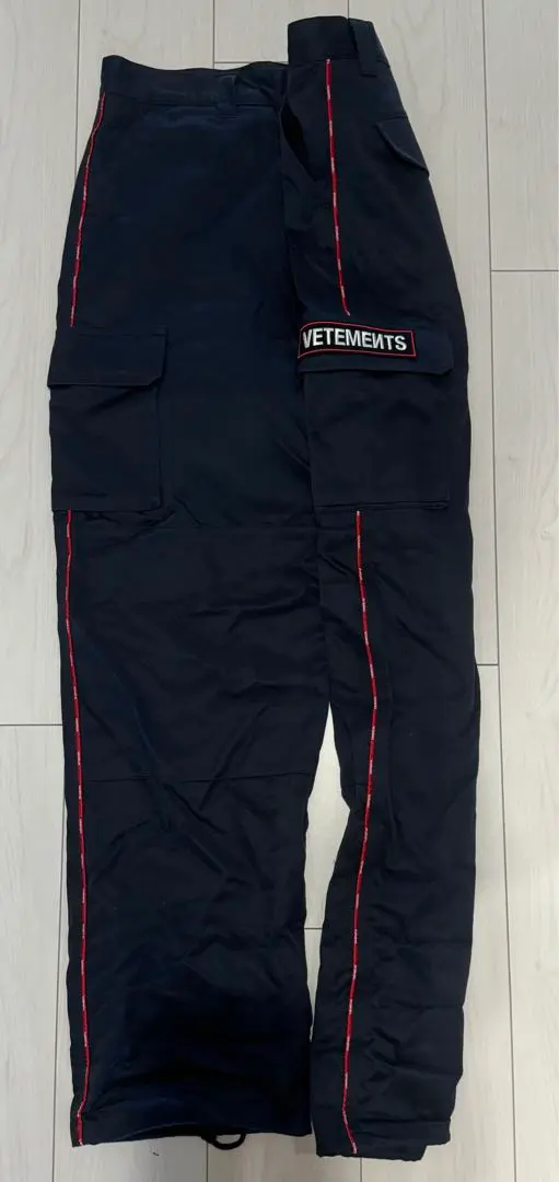 VETEMENTS ブラック カーゴパンツ 2025年最新】VETEMENTS カラー：ブラック系 ワークパンツ