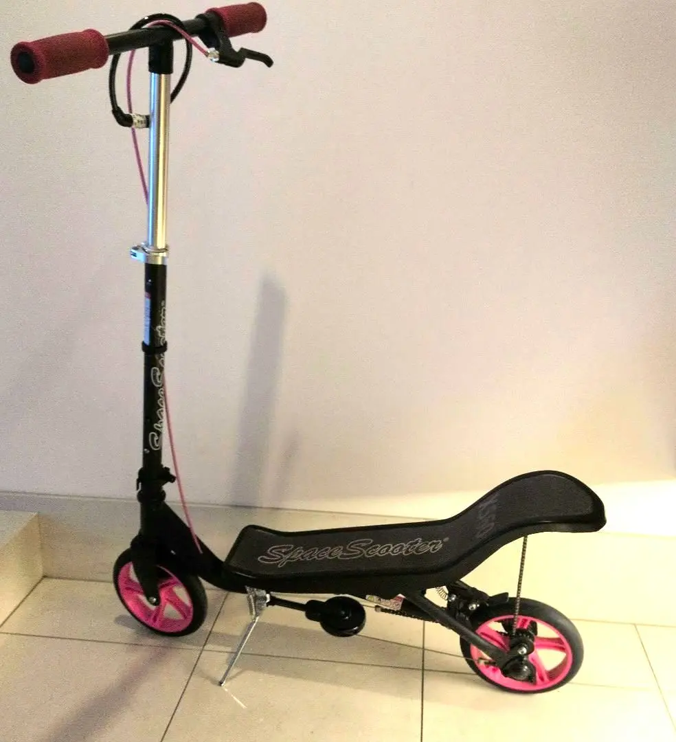 SpaceScooterスペーススクーターX560 キッズスケーター 黒・ピンク SpaceScooter（スペーススクーター） 新感覚 キックボード X560