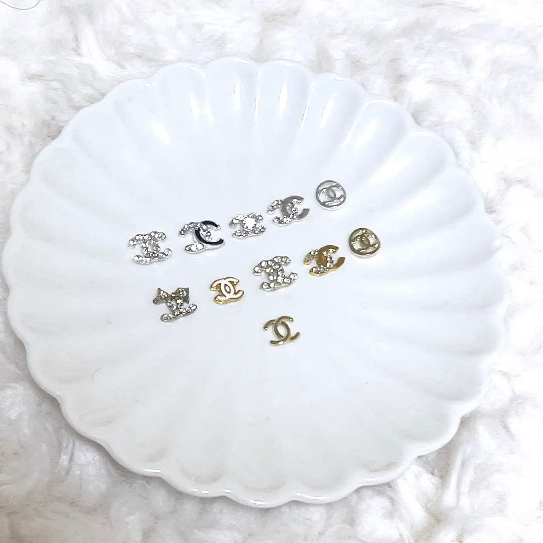僅此一套 CHANEL 合金美甲飾品 11個 的縮圖