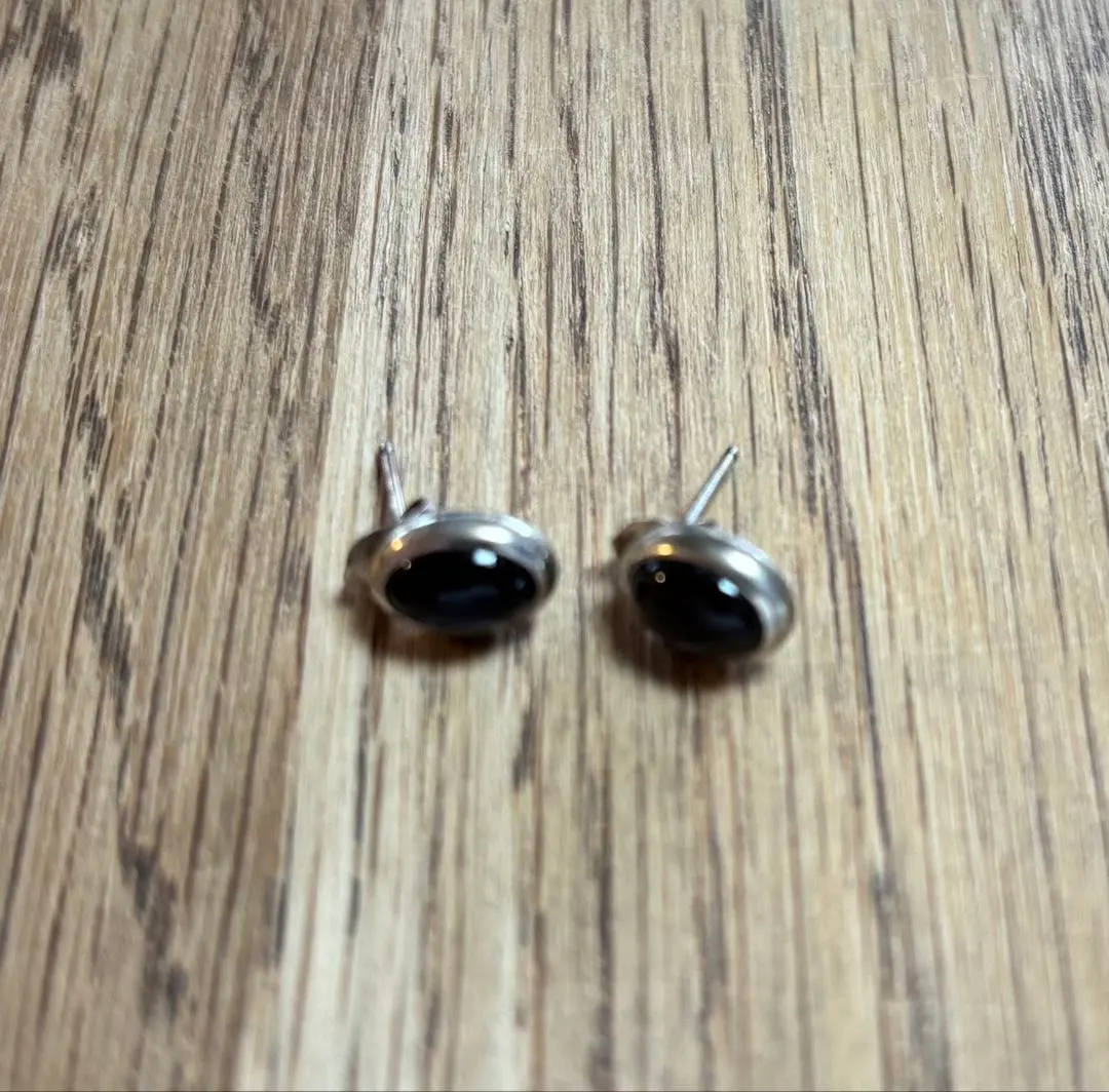 Thumbnail of agete earrings, black stone