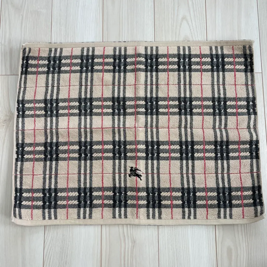 バーバリー BURBERRY  バスマット ホワイト 新品未使用 BURBERRY（バスマット）のフリマアイテム一覧