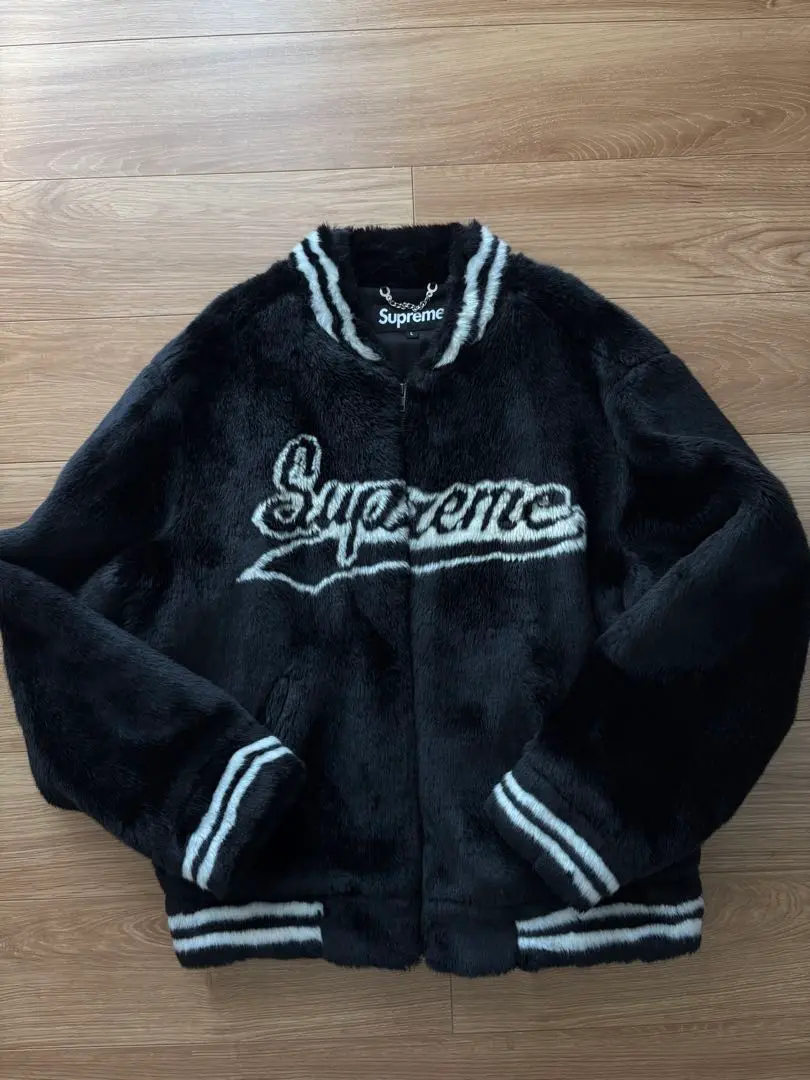 Supreme FAUX FUR VARSITY JACKET バーシティ　L Supreme Faux Fur Varsity Jacket (SS20) - $398