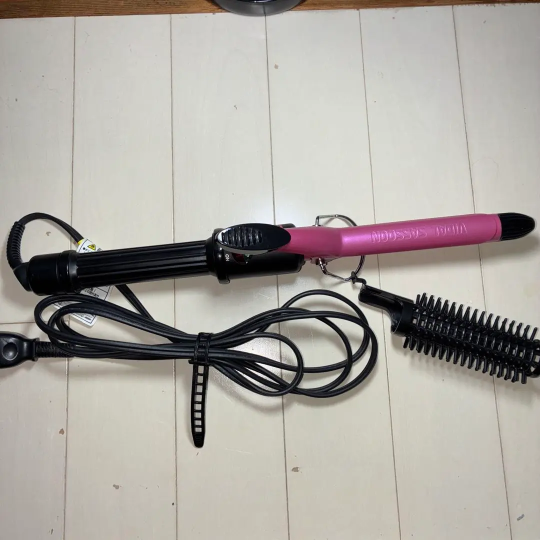 粉色捲髮棒 瞬間加熱 的縮圖