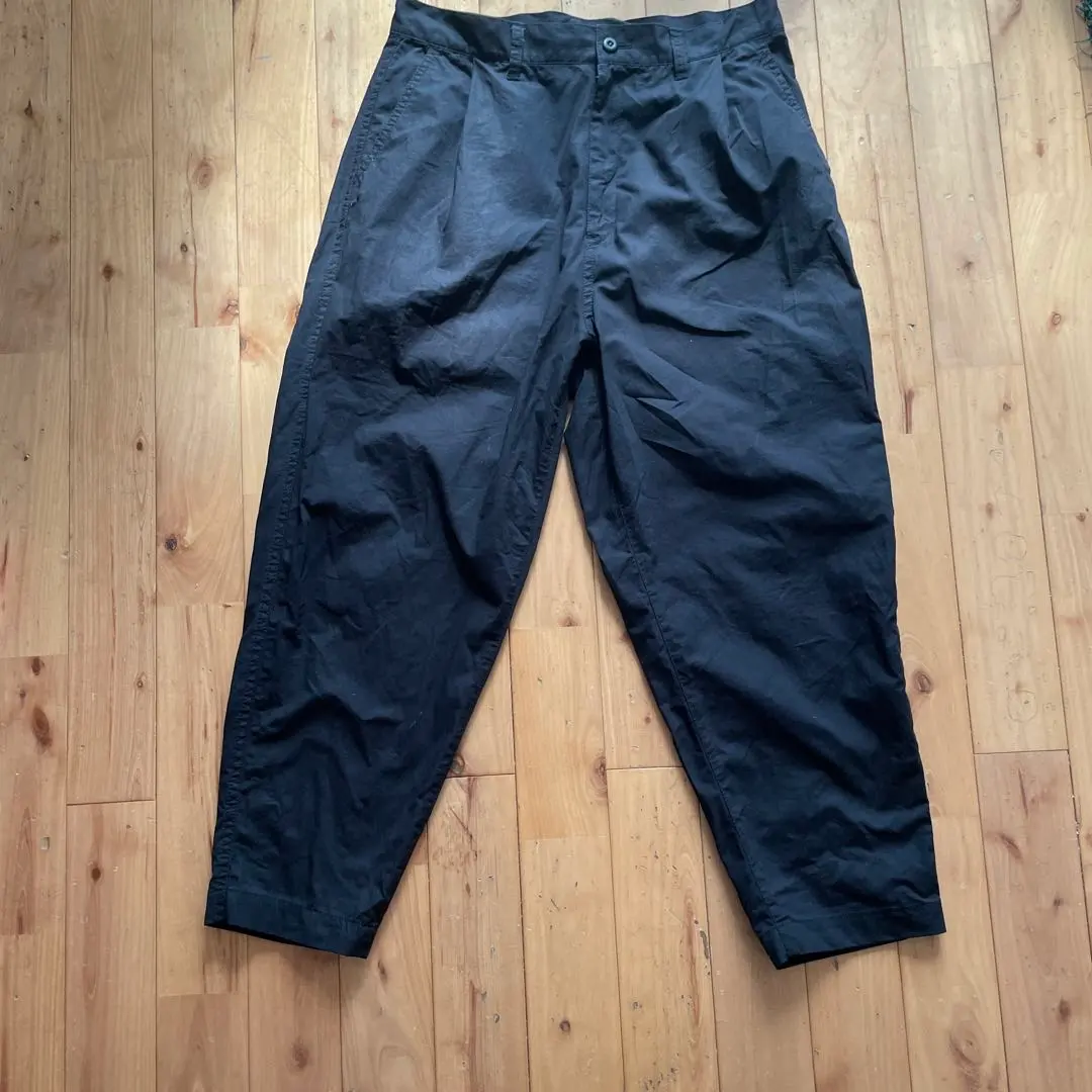 深藍色寬褲 休閒風格 的縮圖