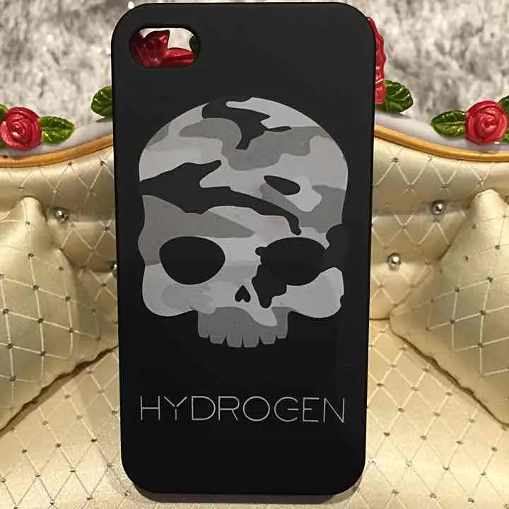 HYDROGEN - ハイドロゲン　　HYDROGEN iPhoneケース HYDROGEN（iPhoneケース）のフリマアイテム一覧