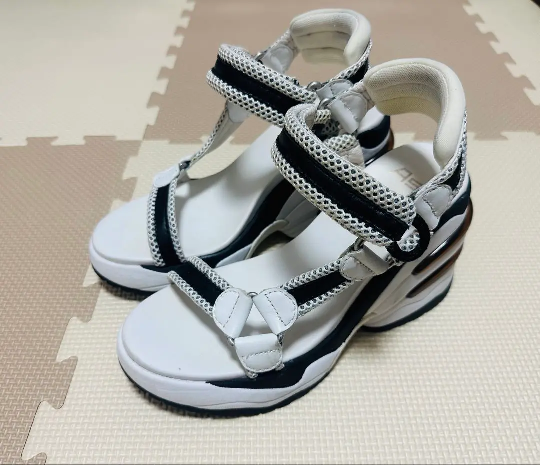 【美品】ASH エアースポーツサンダル 厚底 白×黒 23〜24cm相当 ASH ASH（アッシュ）【COSMOS】エアソールスポーツサンダル 厚底