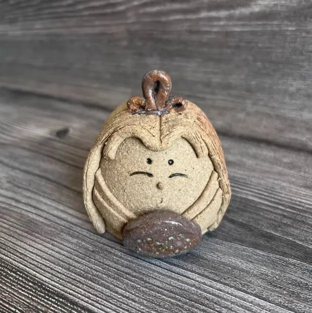 陶製 笑臉 擺飾 的縮圖