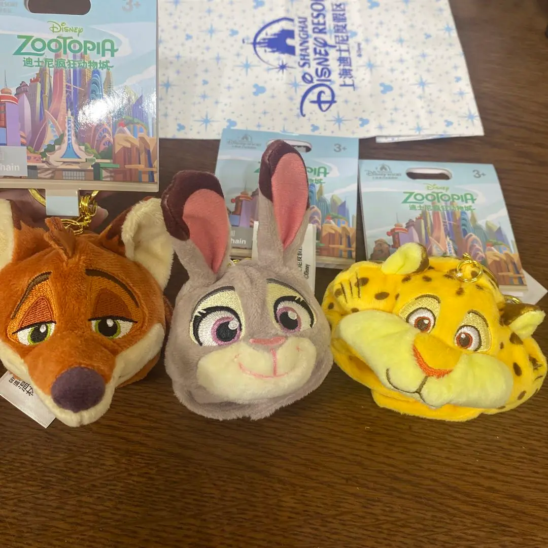 【現地購入☆正規品】クロウハウザー　帽子付ブランケット　上海ディズニー 現地購入☆正規品】クロウハウザー 帽子付ブランケット 上海