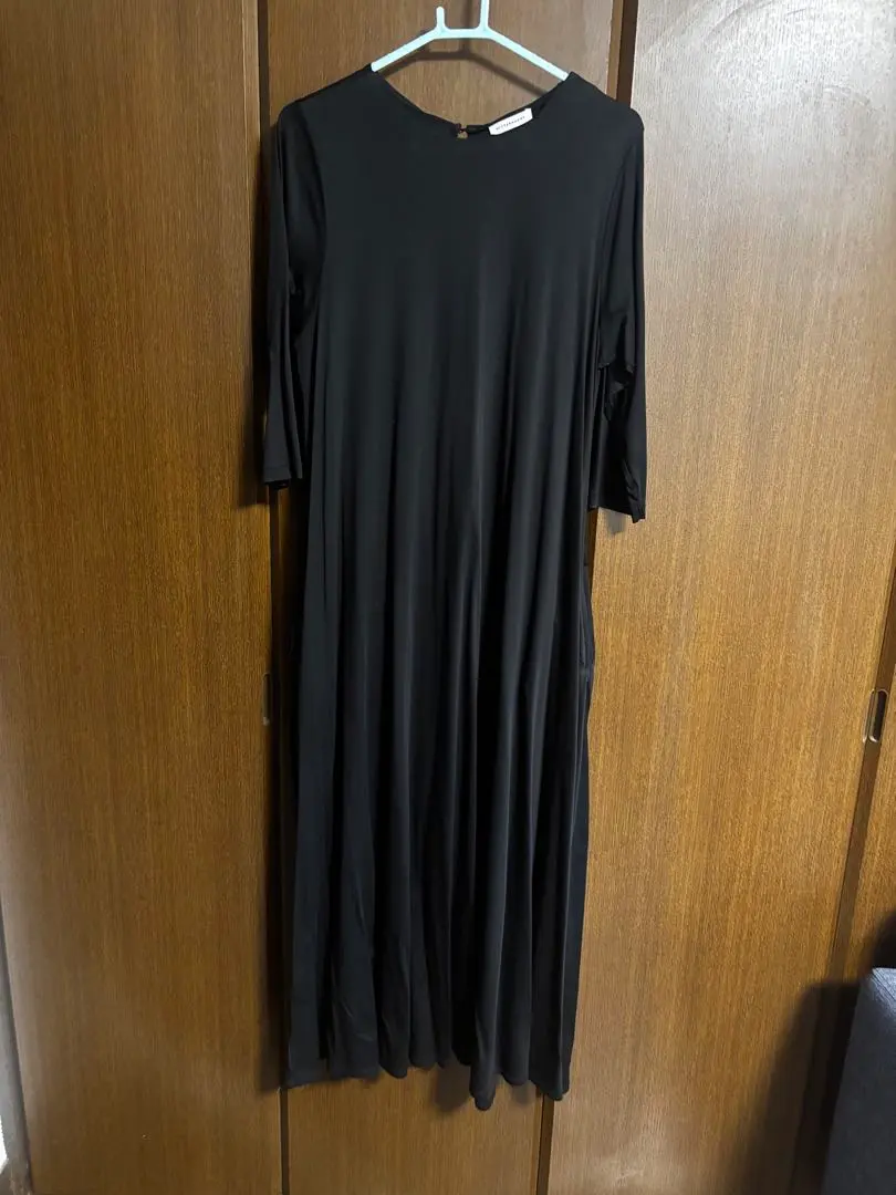 MITTERNACHT 黑色長款連衣裙 七分袖 的縮圖