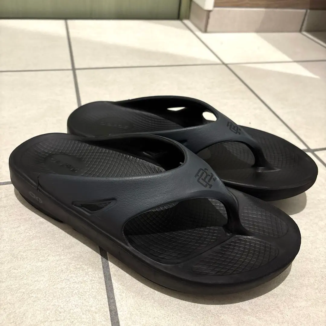 【未使用級✨】oofos ウーフォスREIGNING CHAMP コラボ　限定 Reigning Champ | レイニングチャンプ】OOFOS OOriginal