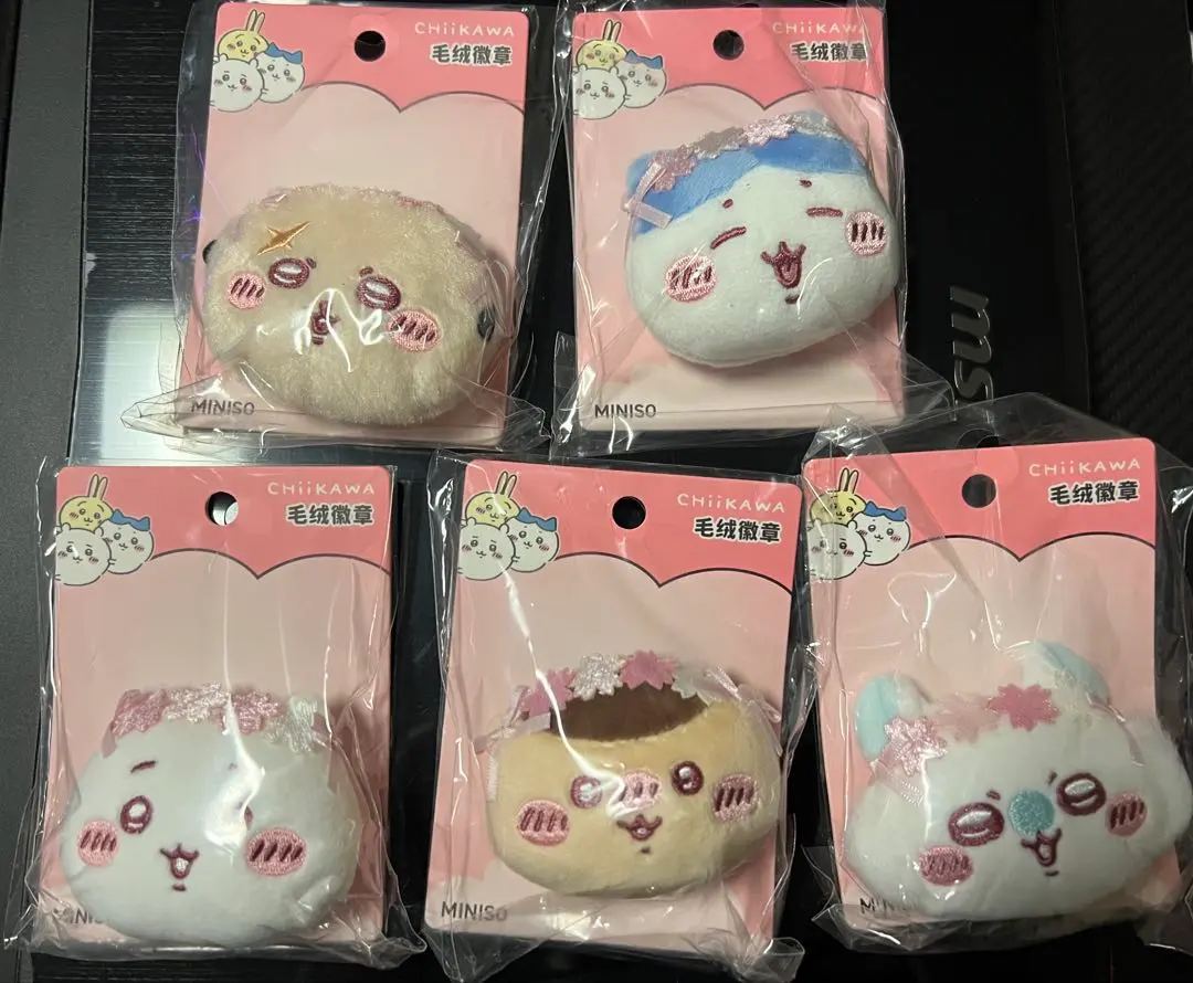 MINISO 中國限定 ちいかわ 櫻花季 玩偶徽章 5個套裝 的縮圖