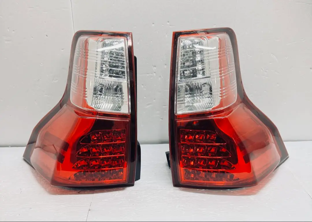 150プラド後期純正テールレンズ左右セット新品未使用 トヨタ純正 ランクルプラド ランドクルーザープラド 150系 後期