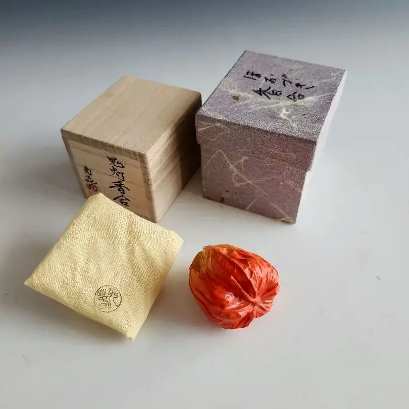 茄子文鎮(畦地他喜男)作 茄子文鎮(畦地他喜男)作