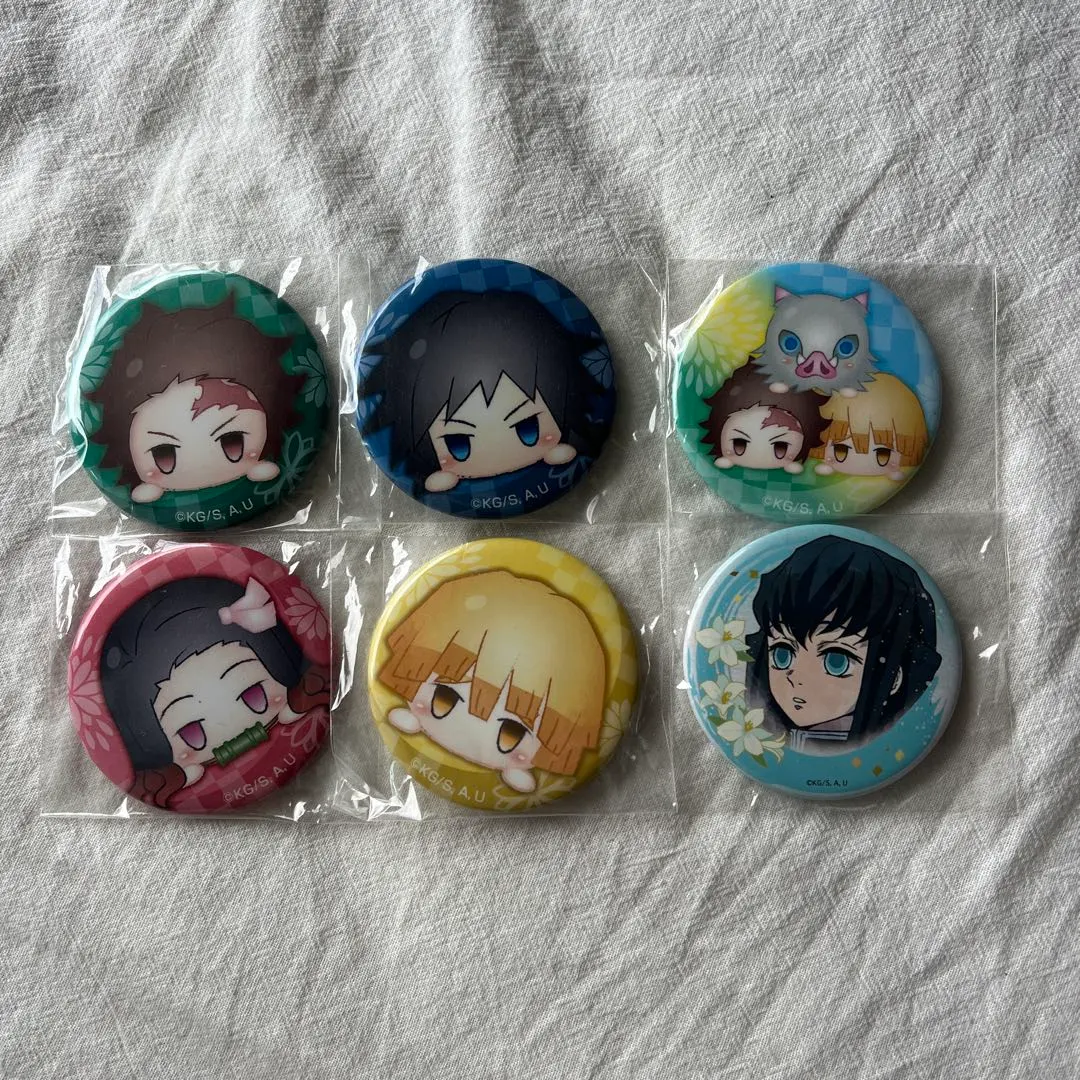 Thumbnail of Demon Slayer: Kimetsu no Yaiba Can Badges - Set of 9