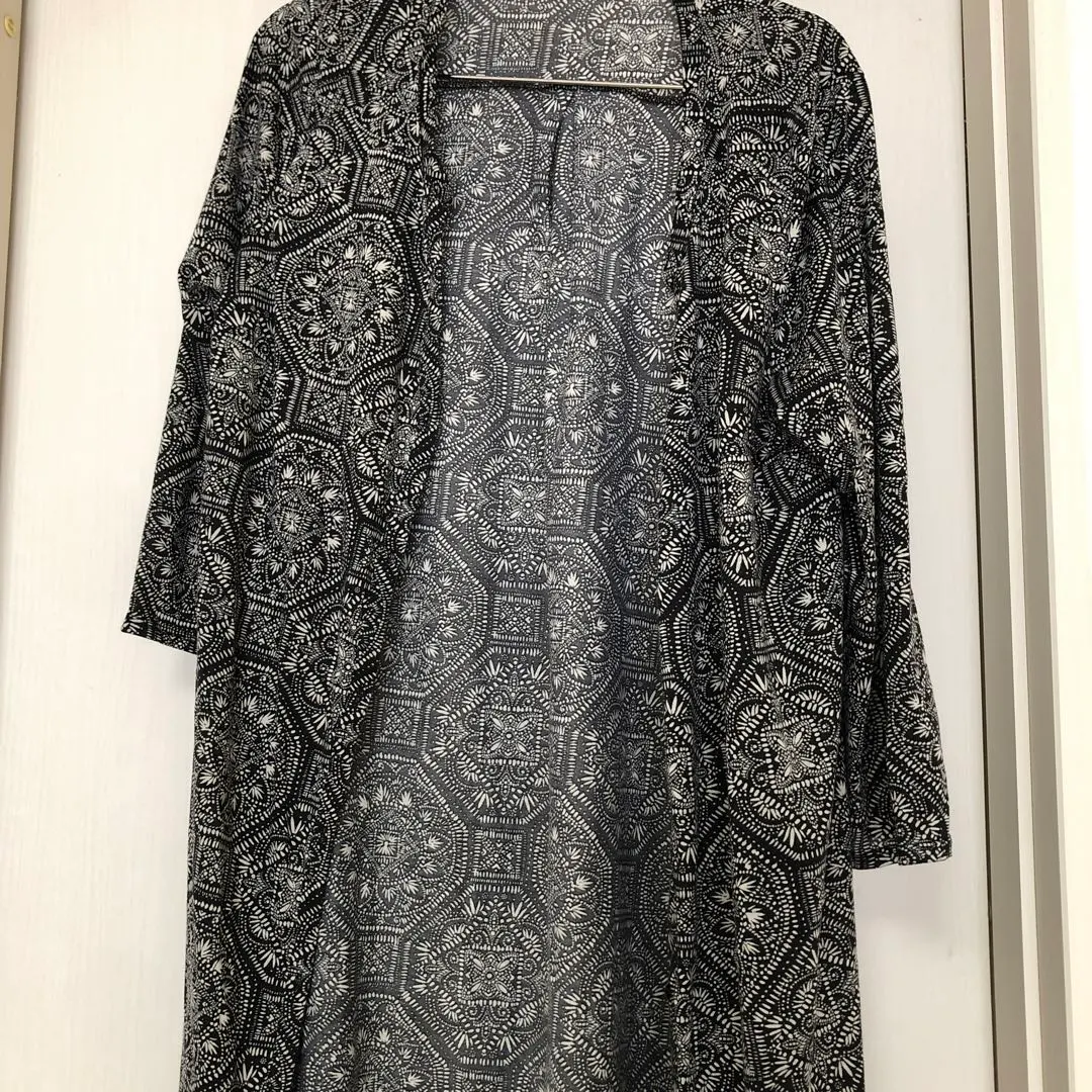 H&M 幾何圖案針織外套 M 尺寸 的縮圖