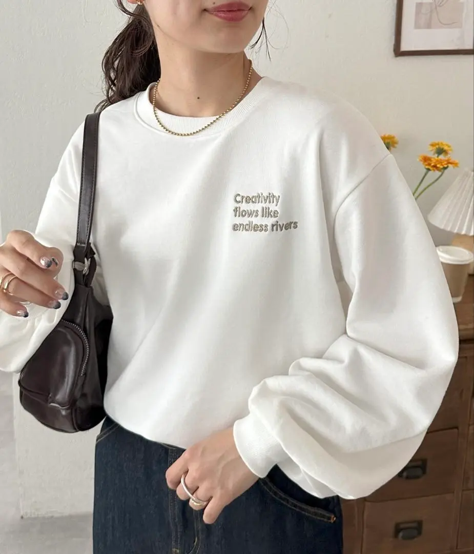 Thumbnail of Discoat [WEB Limited] 3-Tier Logo Embroidered Short Sweatshirt