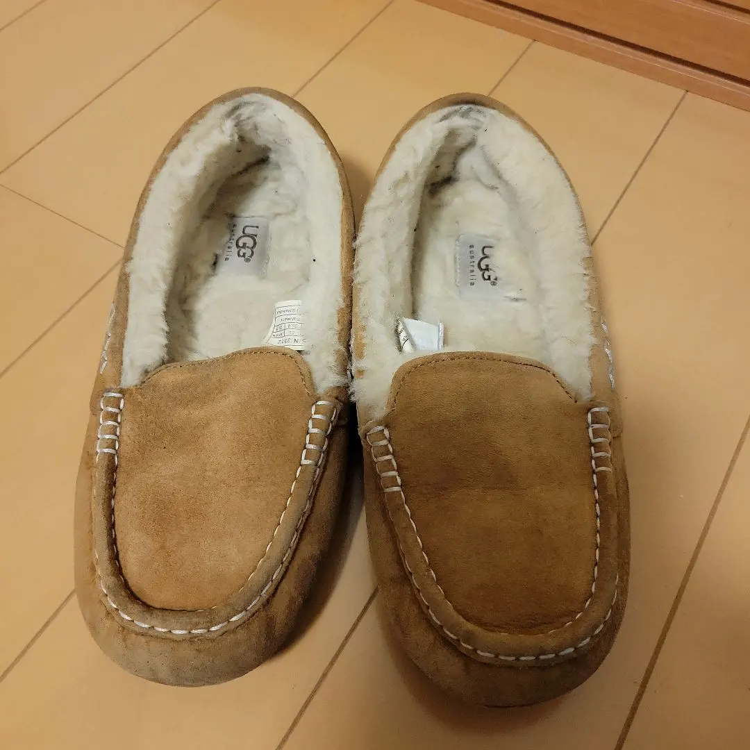 Thumbnail of [Price Reduced] UGG Suede Boots 8 (6.5 UK) Brown