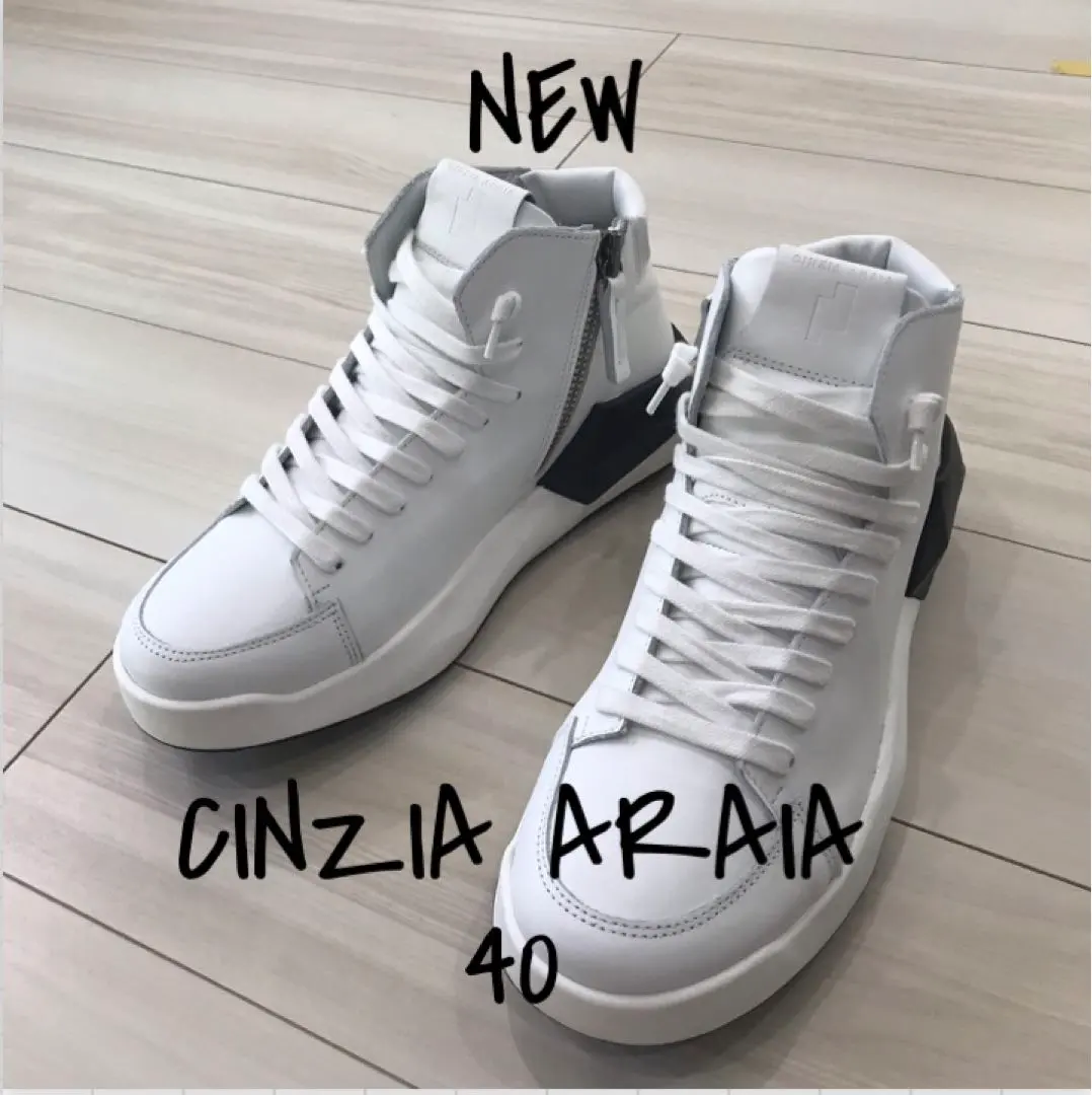 2025年最新】cinzia araia スニーカーの人気アイテム - メルカリ