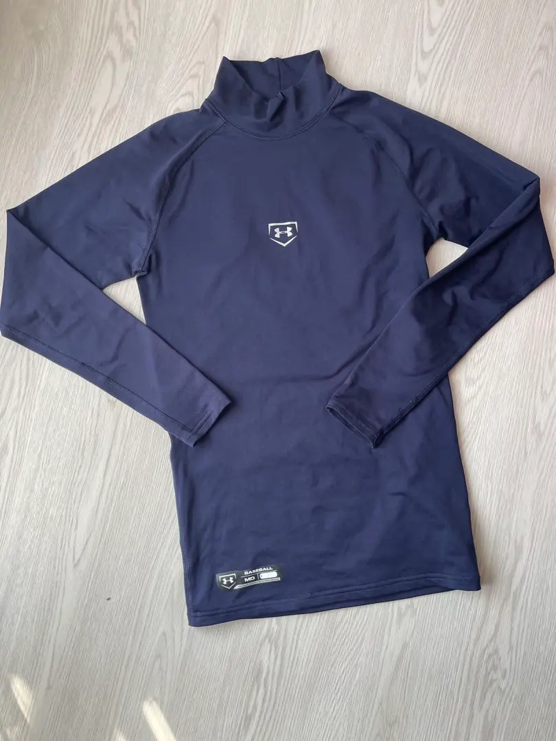 Thumbnail of Under Armour undershirt, MD, dark navy