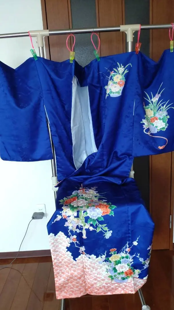Thumbnail of ⑤ Showa Retro Kimono, "Tsukesage" (a type of semi-formal kimono)