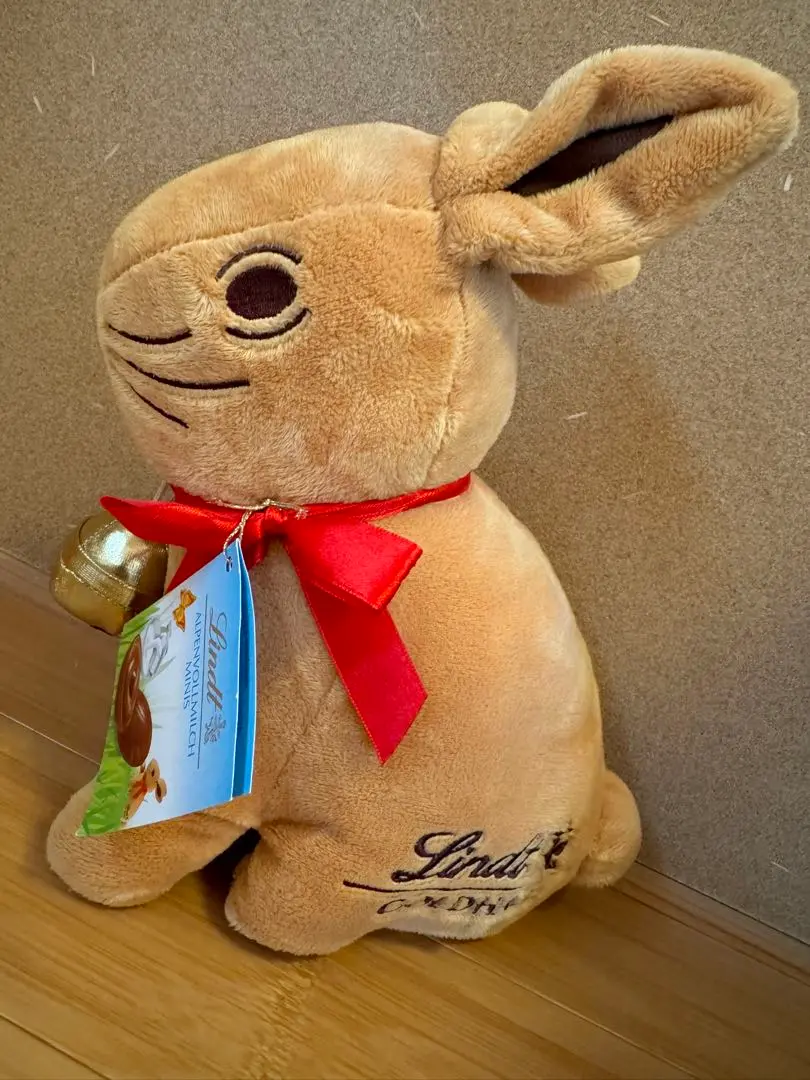 稀少 Lindt リンツ ゴールドバニー イースターバニー 特大ぬいぐるみ　他 リンツ、春の訪れを告げる「イースターコレクション2020」第一弾