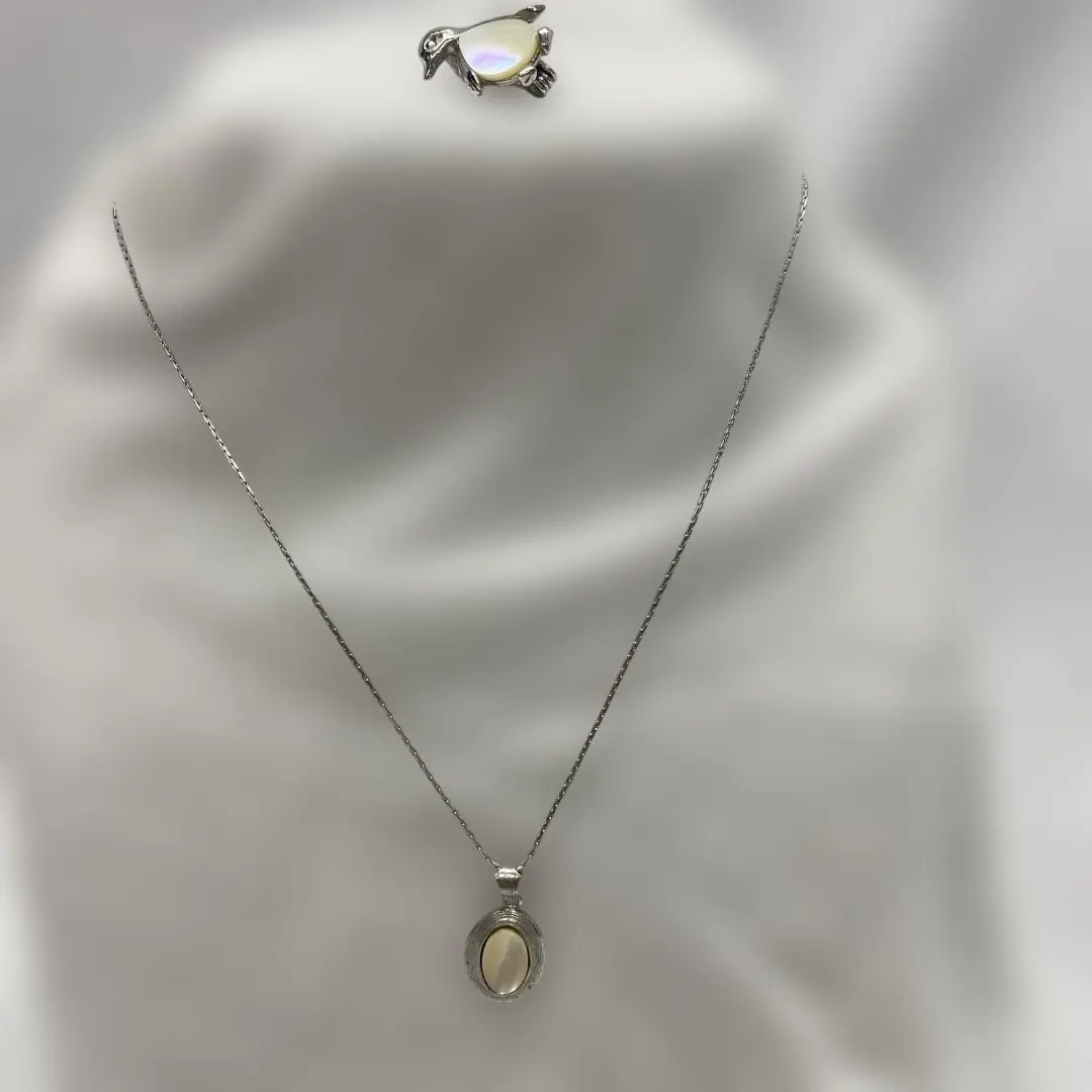 Thumbnail of Necklace, brooch