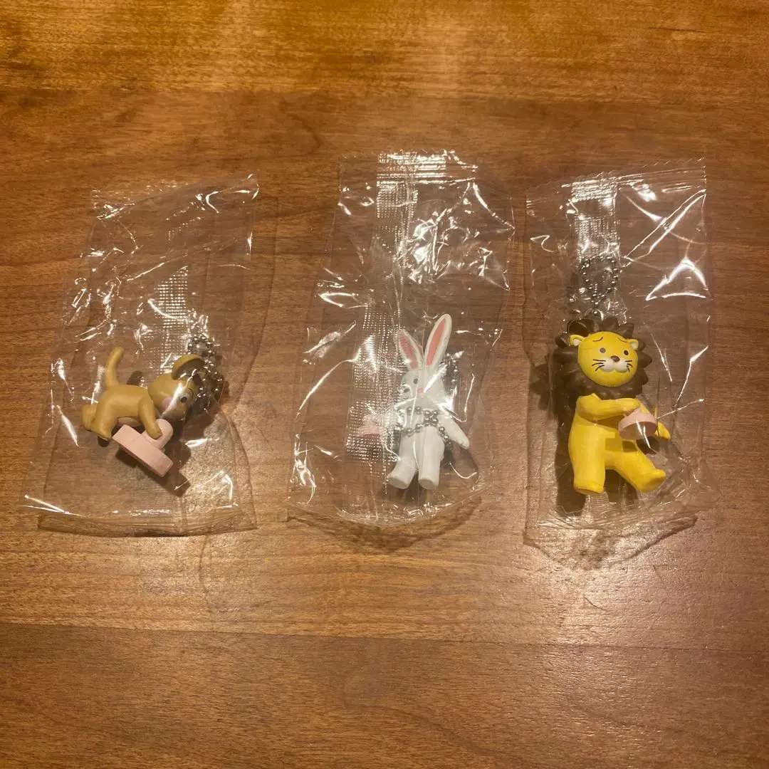 Thumbnail of Air Hockey Swing Gachapon: Chīsuke, Shishimaru, Run-chan