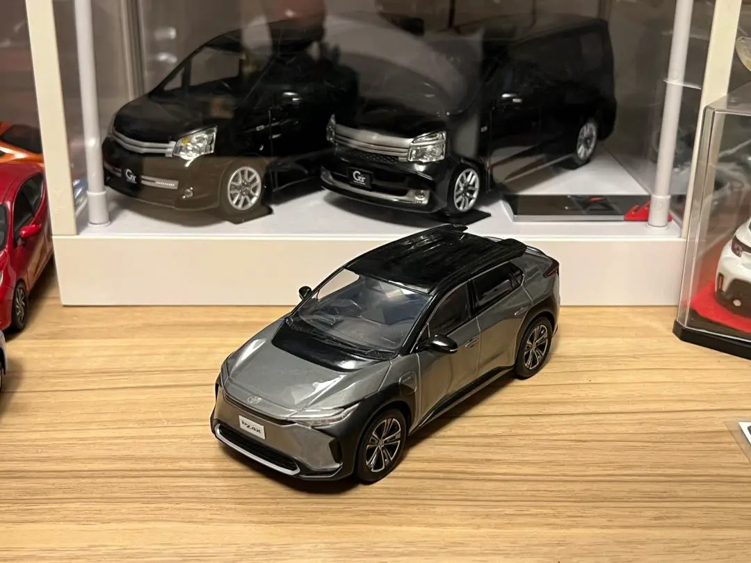 Amazon | 1/30 トヨタ 新型bZ4X 非売品 カラーサンプル ミニカー