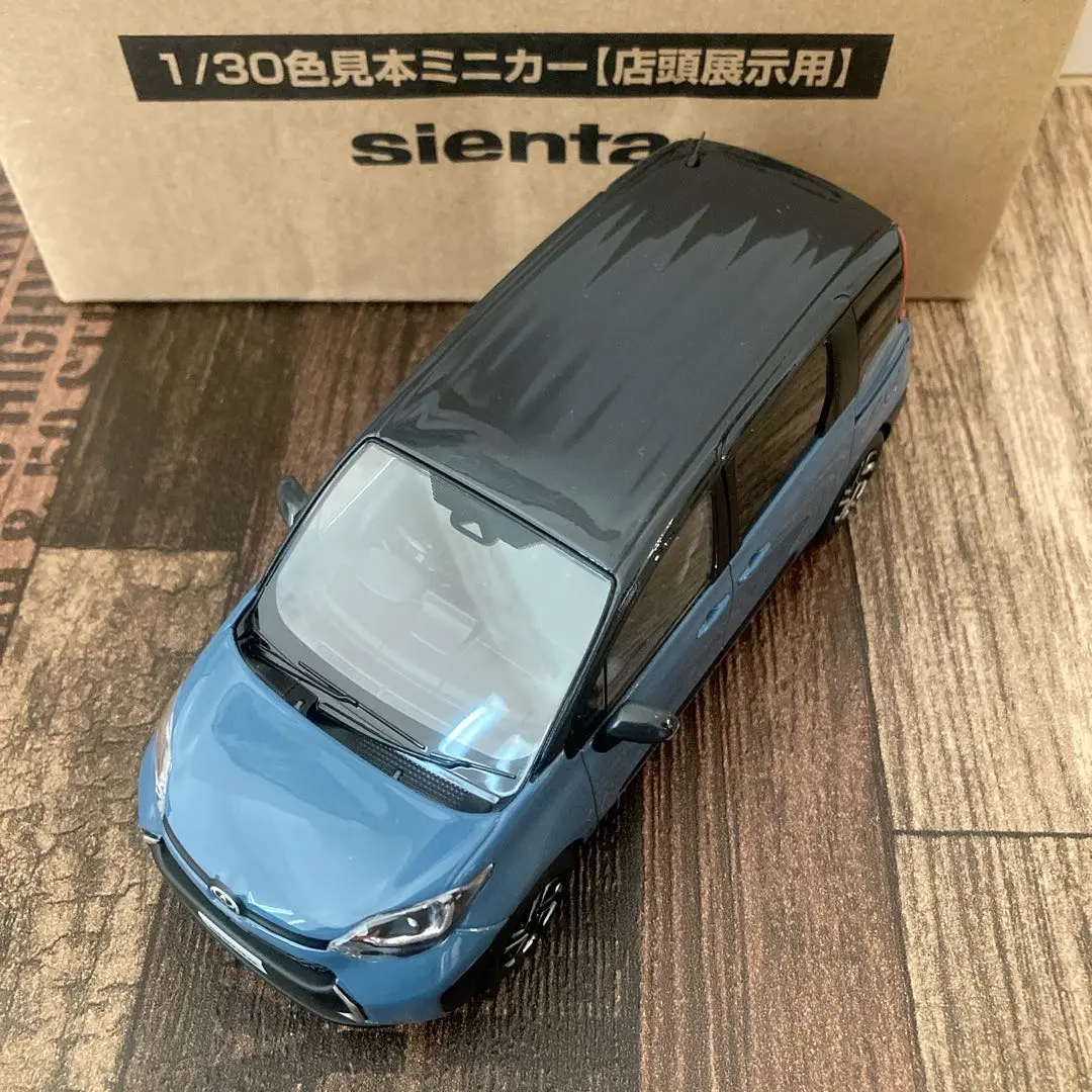 sienta 1/30ミニカー ダークグレー/グレイッシュブルー新品 51ZGQShD1HL._AC_SY200_QL15_.jpg