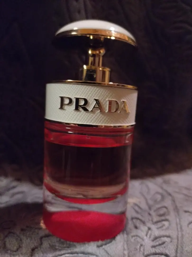 プラダ キャンディ キス オーデパルファム 50ml　新品未開封 プラダ ビューティ / キャンディ キス オーデパルファムの公式